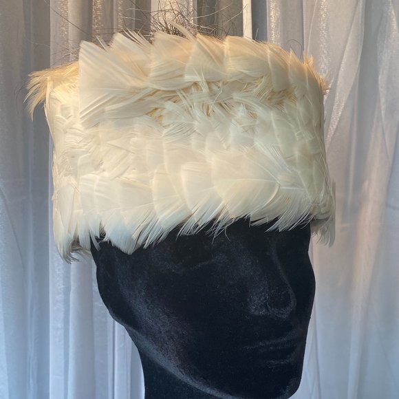Patricia Underwood Accessories - PATRICIA UNDERWOOD VINTAGE FEATHERED HAT (GUC)